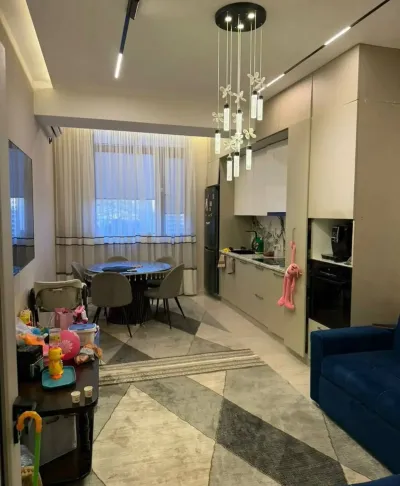 3-комн. квартира, 12 этаж, 84 м², Исмоили Сомони — миниатюра 1