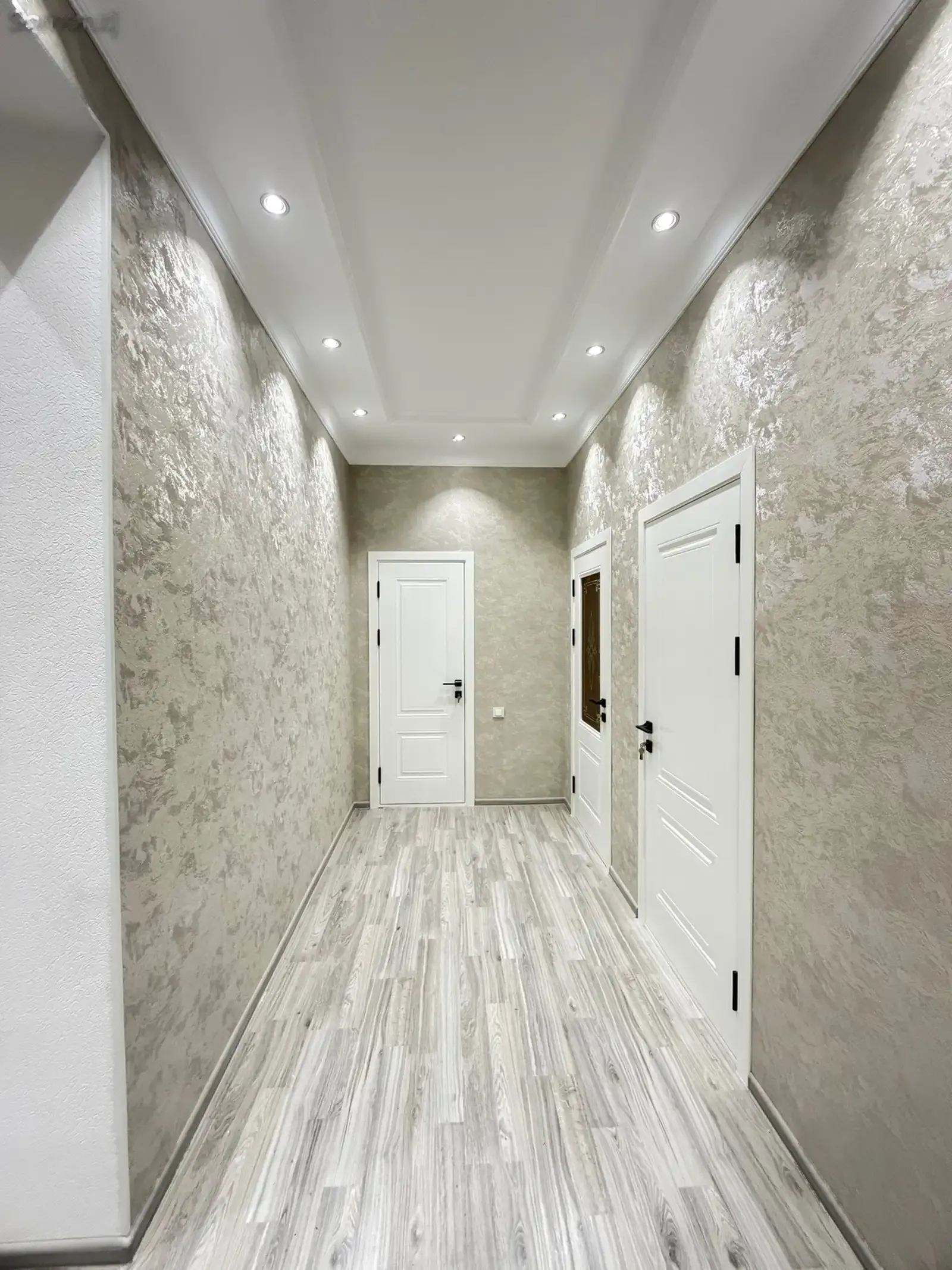 3-комн. квартира, 4 этаж, 89 м², 13 мкр — миниатюра 4