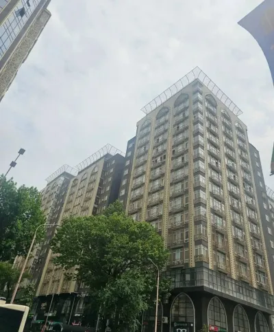 3-комн. квартира, 9 этаж, 116 м², Сомони — миниатюра 1
