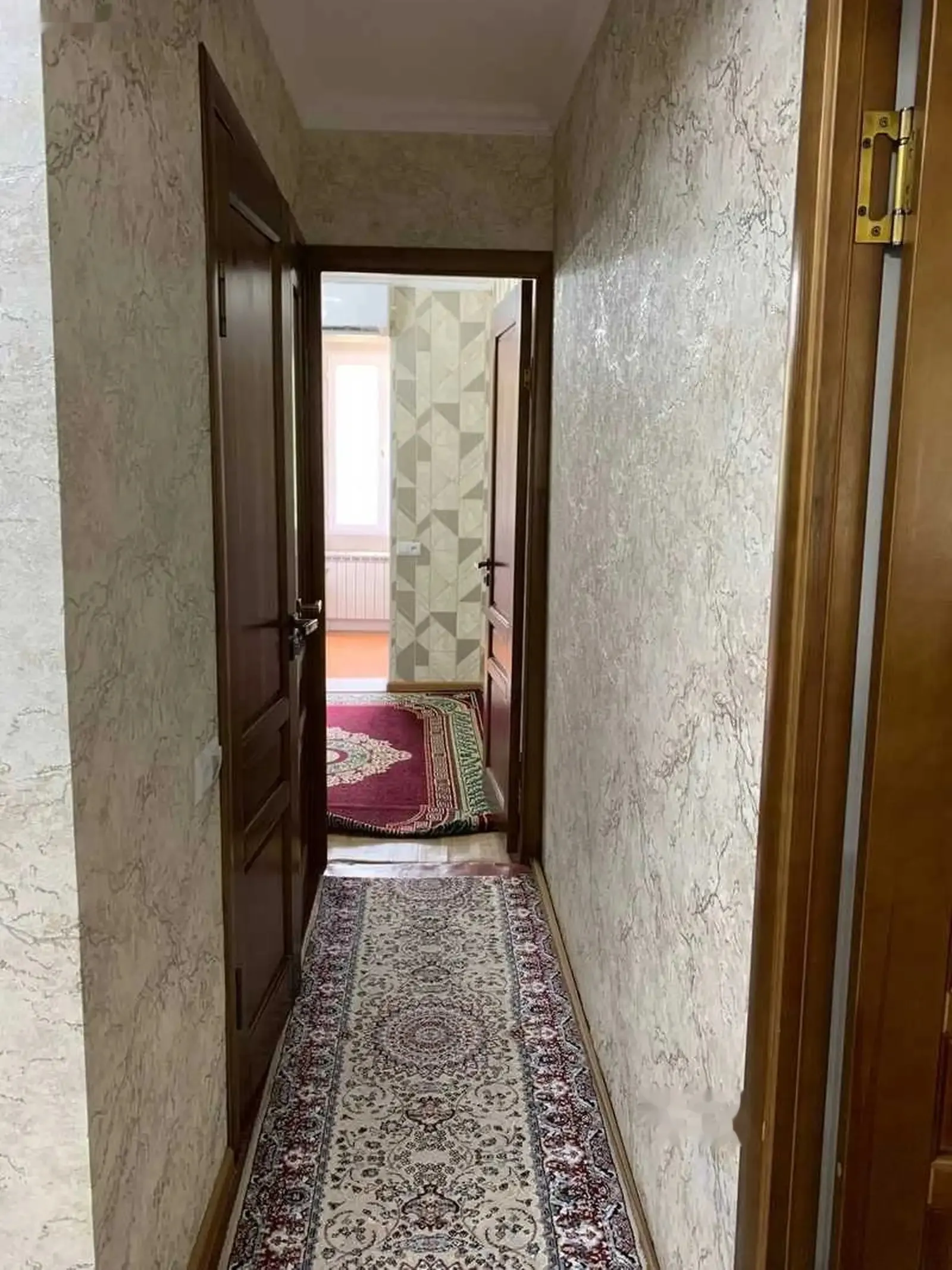 3-комн. квартира, 2 этаж, 68м², 33 мкр (пеши супермаркет Аминчон) — миниатюра 3
