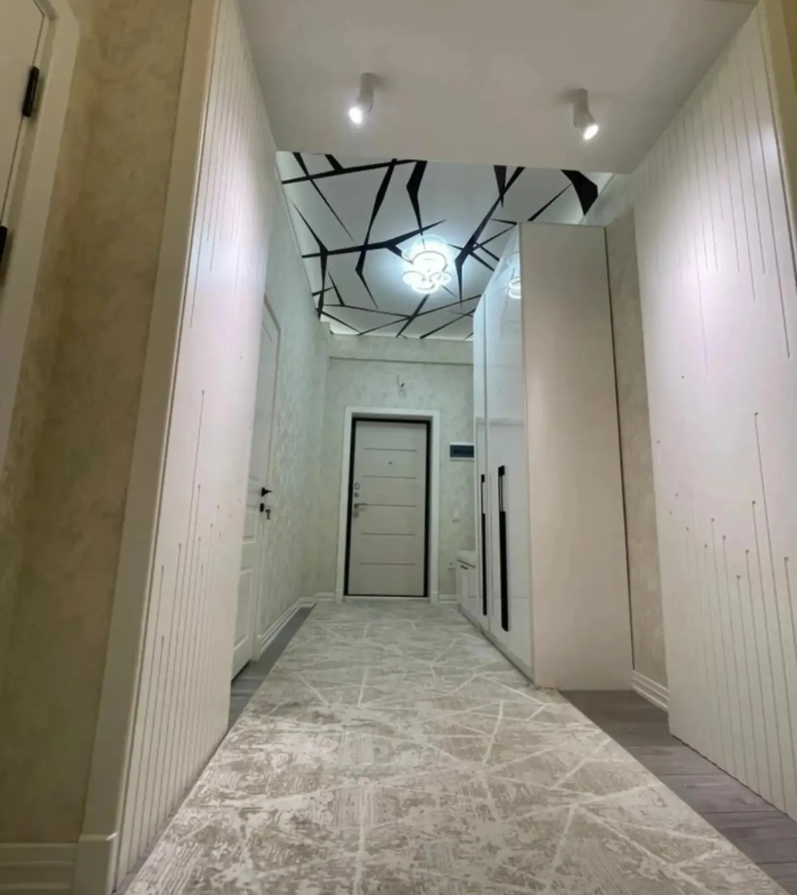 1-комн. квартира, 3 этаж, 63 м², Центр Унвермаг