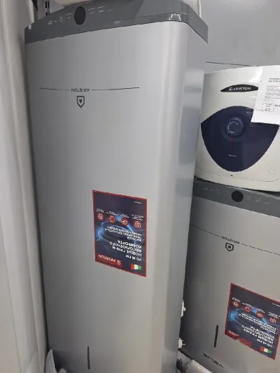 Водонагреватель Ariston 80л