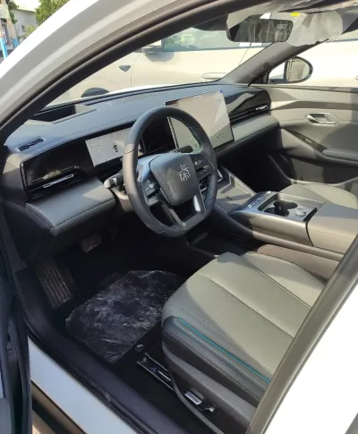 BYD Qin L, 2025