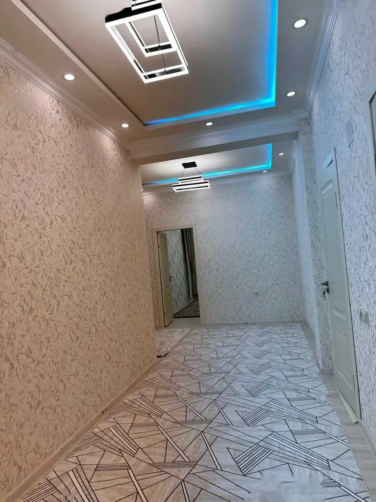 2-комн. квартира, 9 этаж, 80м², И.Сомони, бозори Мехргон — миниатюра 1