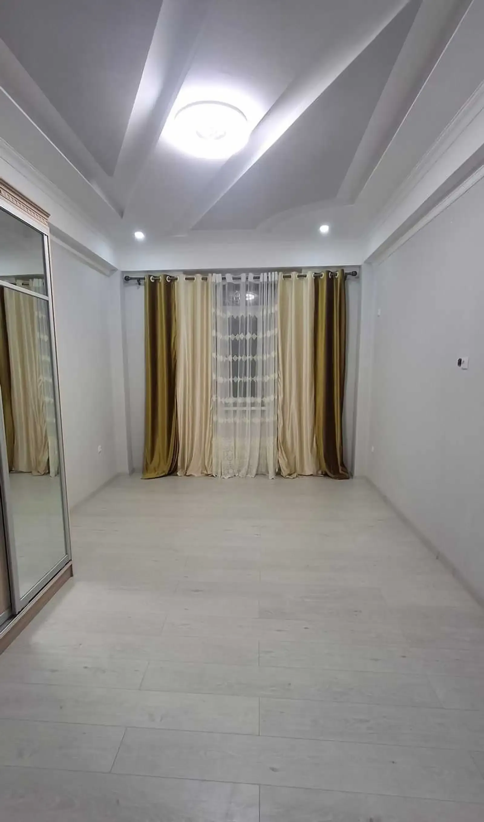 3-комн. квартира, 4 этаж, 100м², Фирдавси 64-мкр ру ба руи Бозори Корвон — миниатюра 5