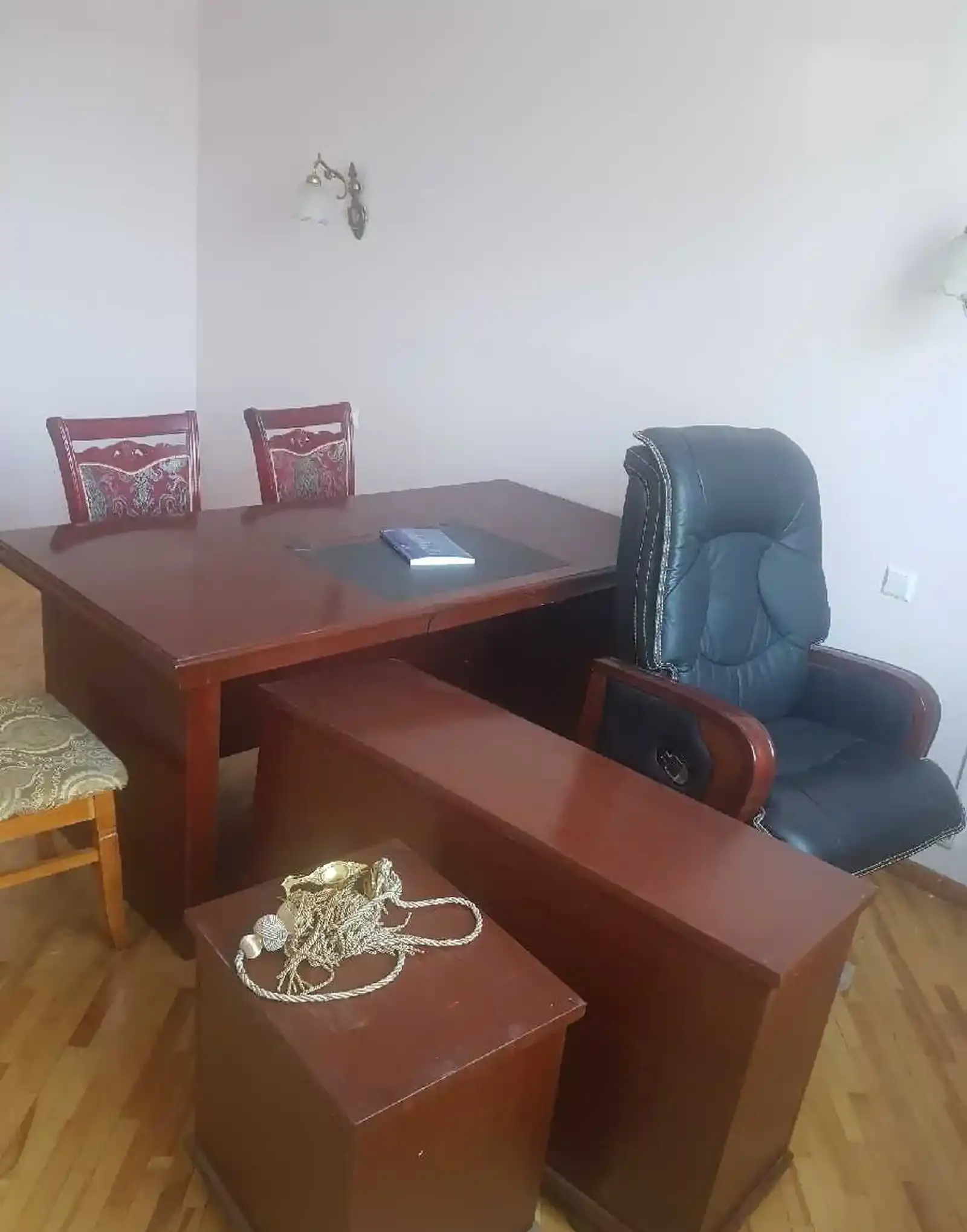 3-этажный, 12 комнатный дом, 700 м², Сомони