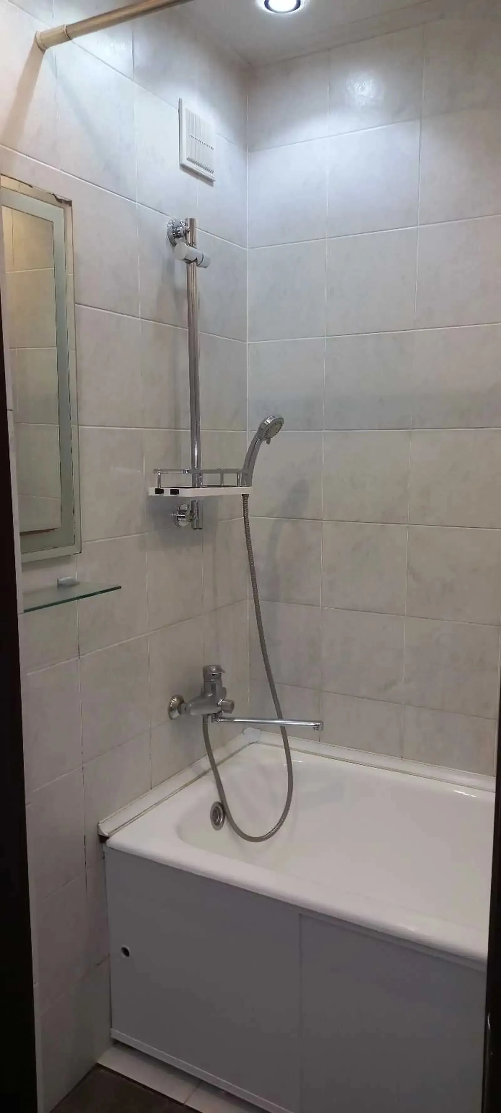 2-комн. квартира, 2 этаж, 58м², Шохмансур (зелёный бозор пеши Вална)