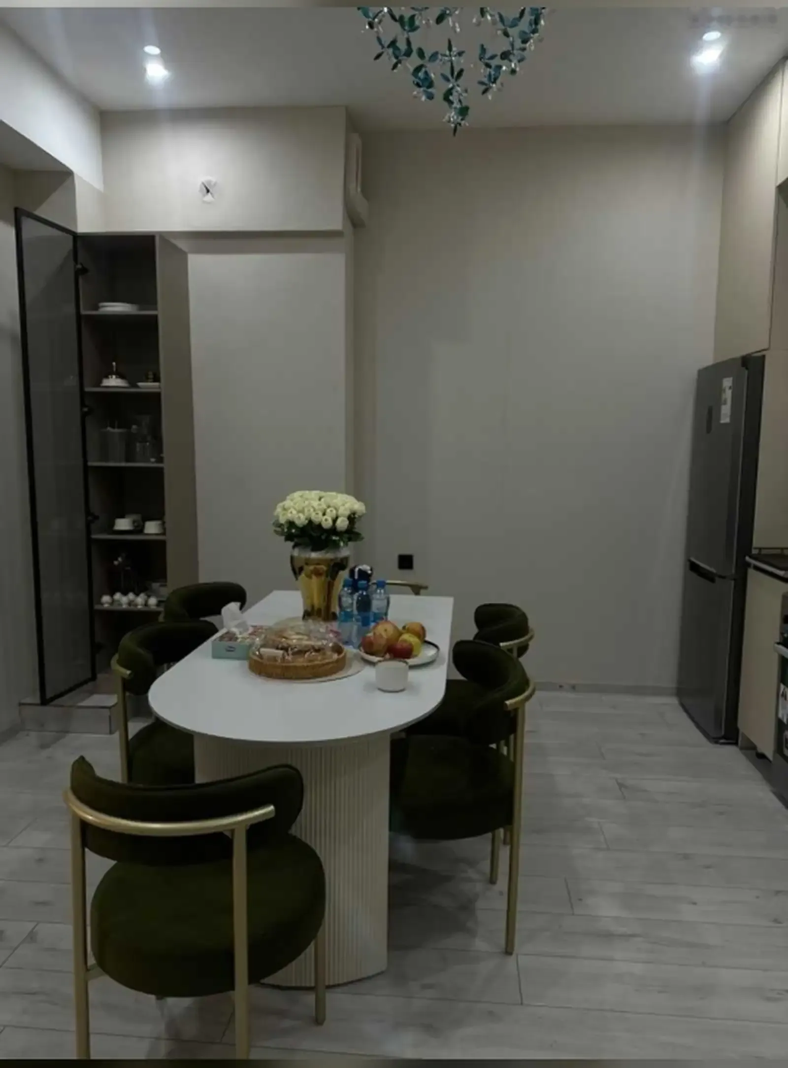 2-комн. квартира, 11 этаж, 84м², И. Сомони — миниатюра 1