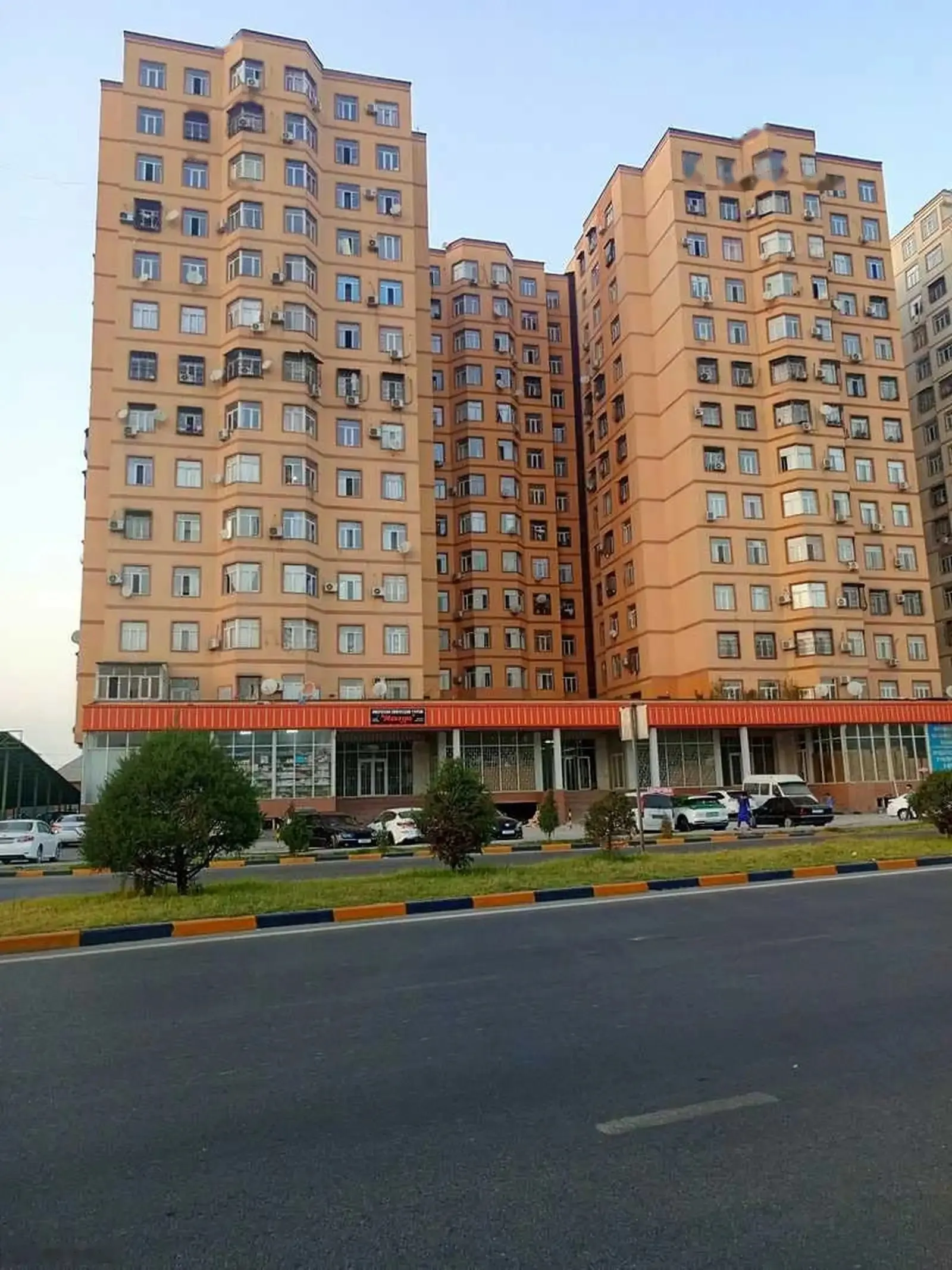 2-комн. квартира, 12 этаж, 70м², Фирдавси — миниатюра 1