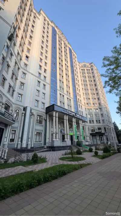 3-комн. квартира, 3 этаж, 120 м², И. Сомони (Медгородок)