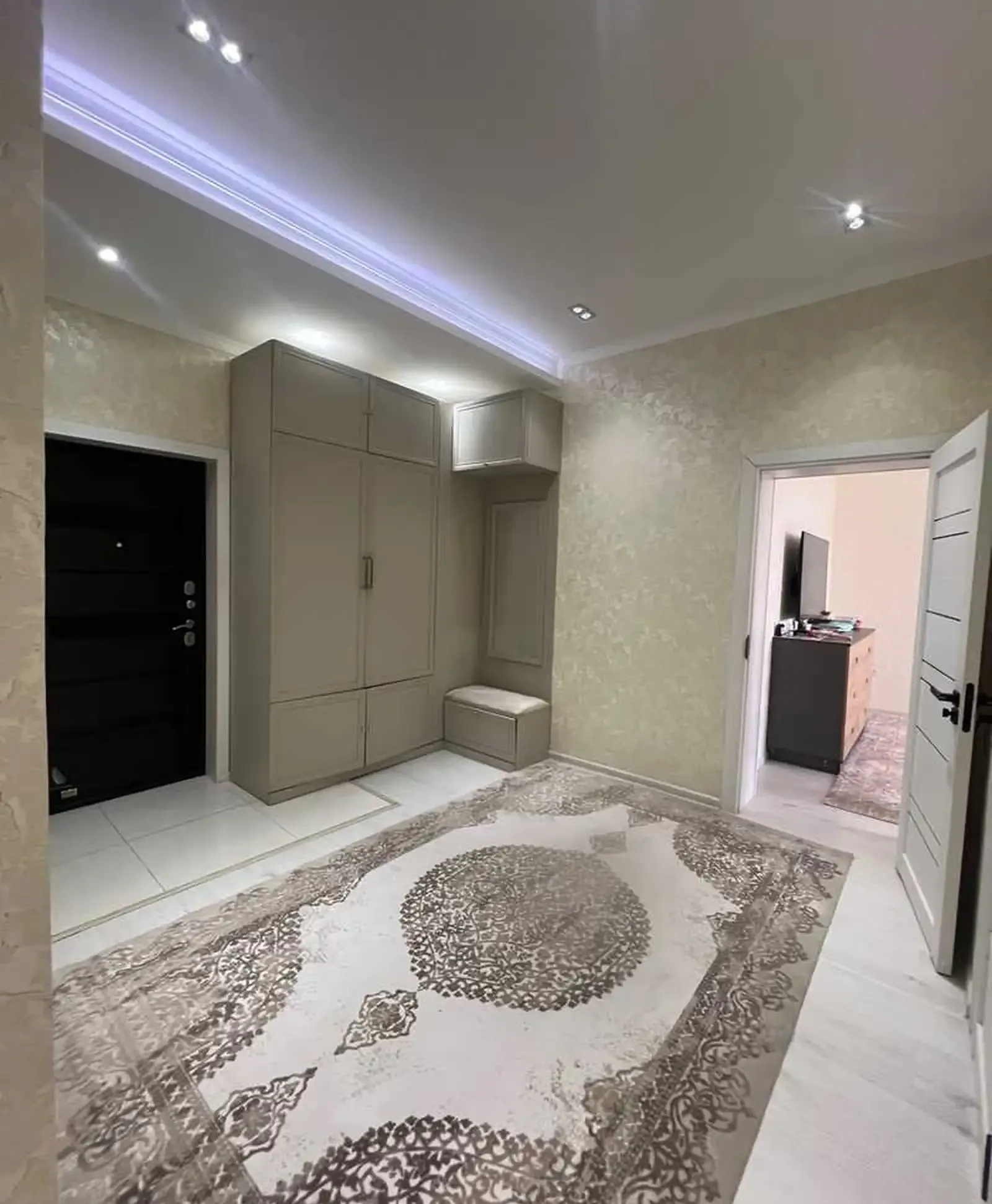 2-комн. квартира, 12 этаж, 90м², 91 Мкр — миниатюра 1