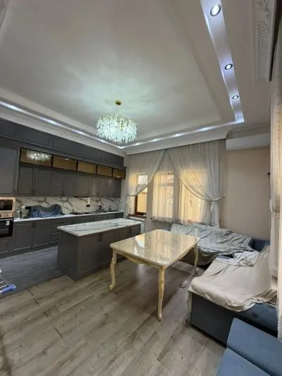 4-этажный, 16 комнатный дом, 710 м², Колхози Россия