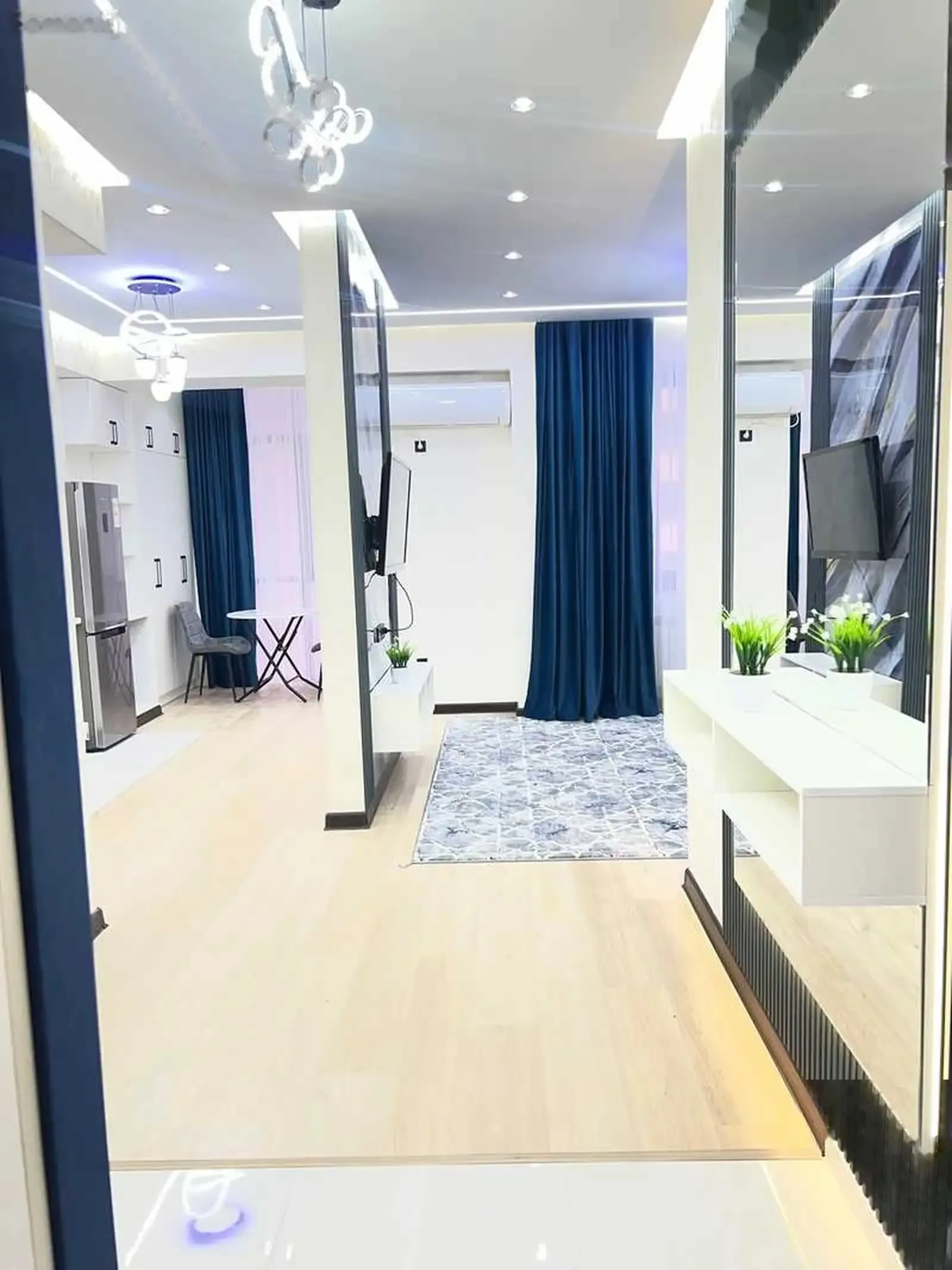 2-комн. квартира, 9 этаж, 50м², Овир, Гранд отель — миниатюра 3