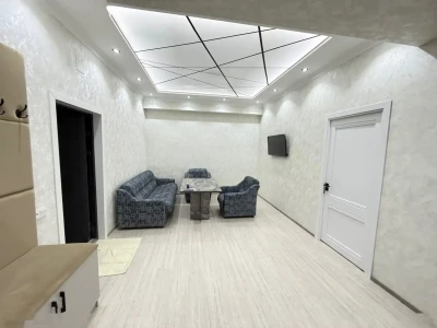 3-комн. квартира, 4 этаж, 92 м², 30 мкр — миниатюра 1