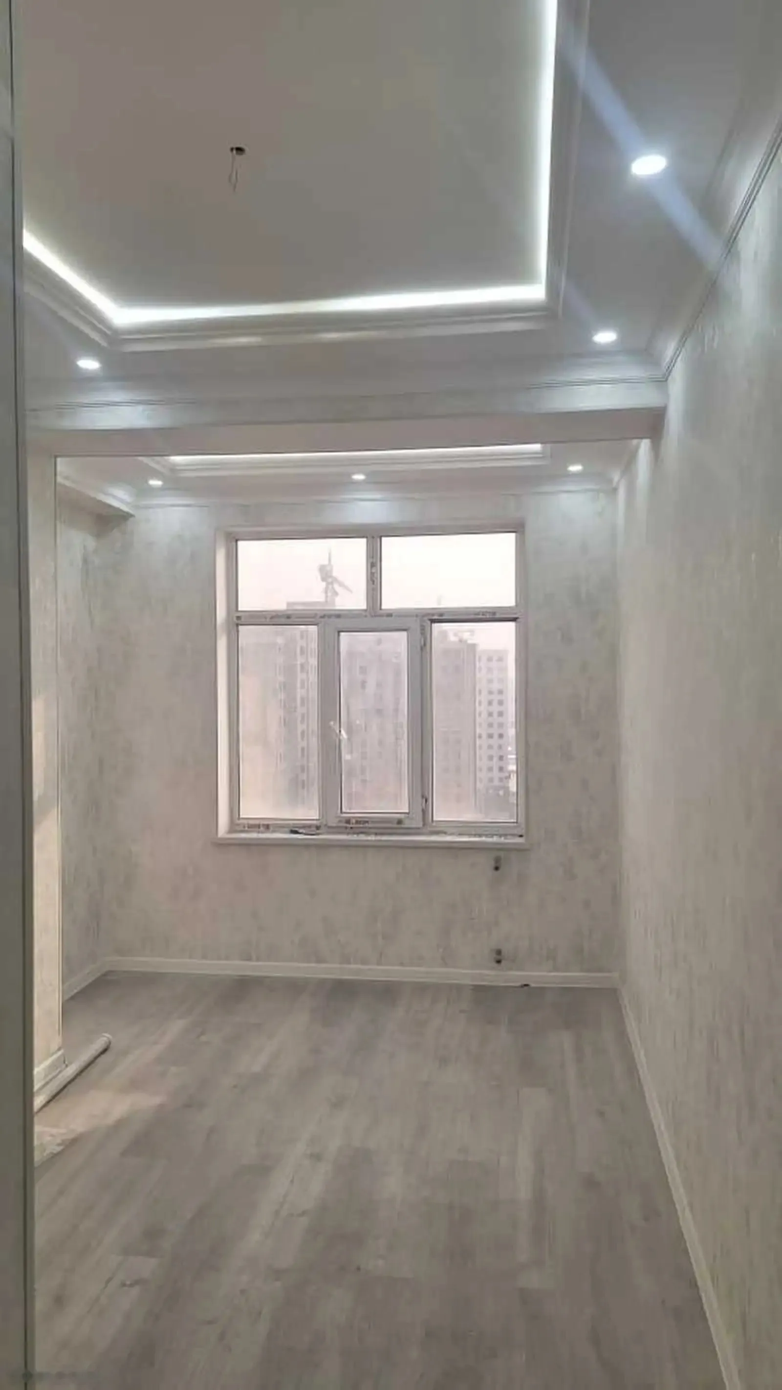 3-комн. квартира, 12 этаж, 81м², Молодёжный театр — миниатюра 1