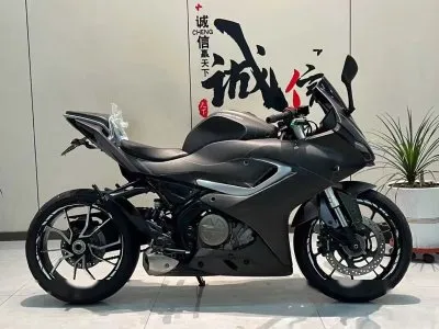 Мотоцикл QJmotor — миниатюра 1
