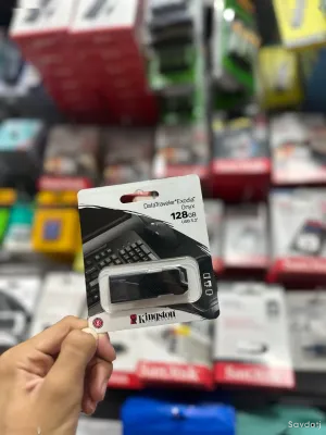 Флешка Kingston 128GB