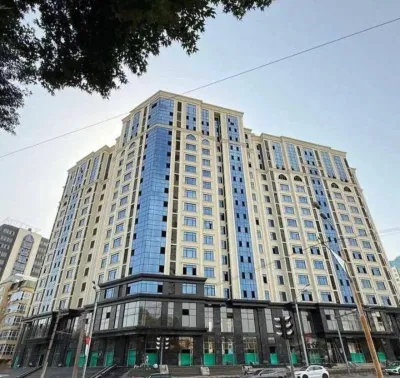 3-комн. квартира, 13 этаж, 136 м², И Сомони — миниатюра 1