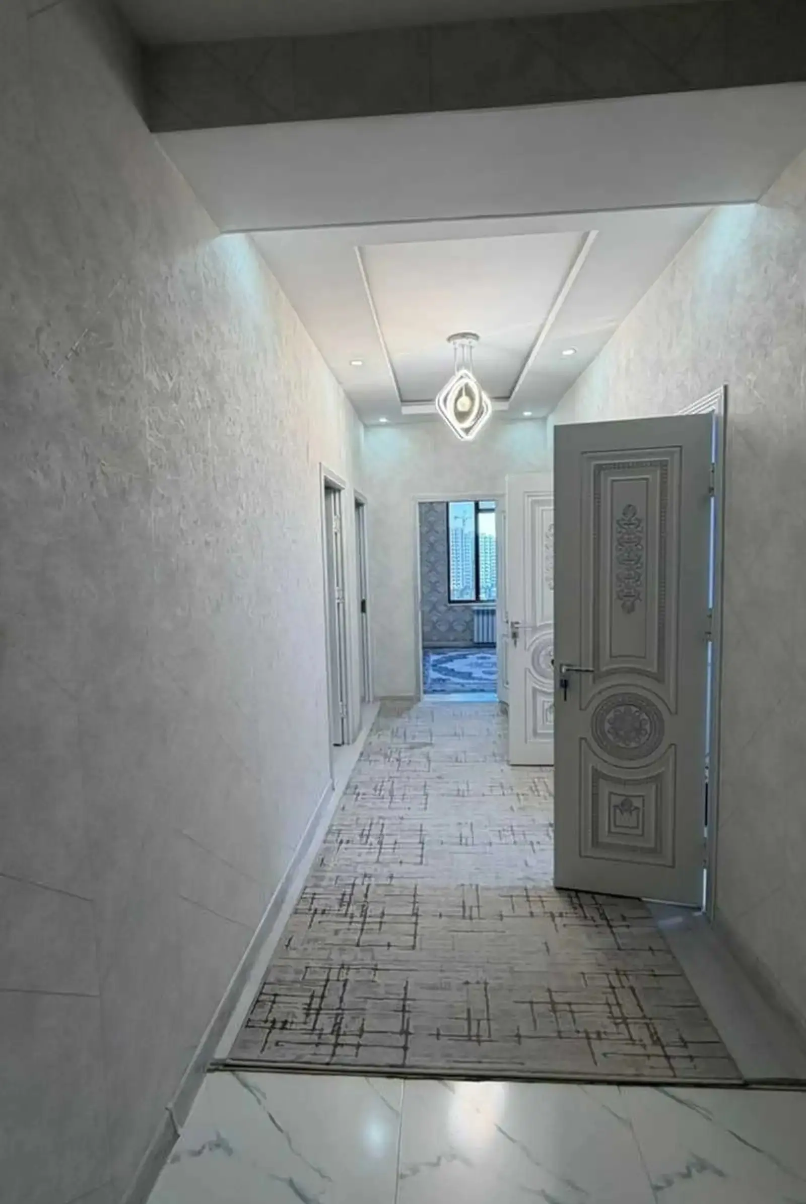 2-комн. квартира, 12 этаж, 79м², южный — миниатюра 3