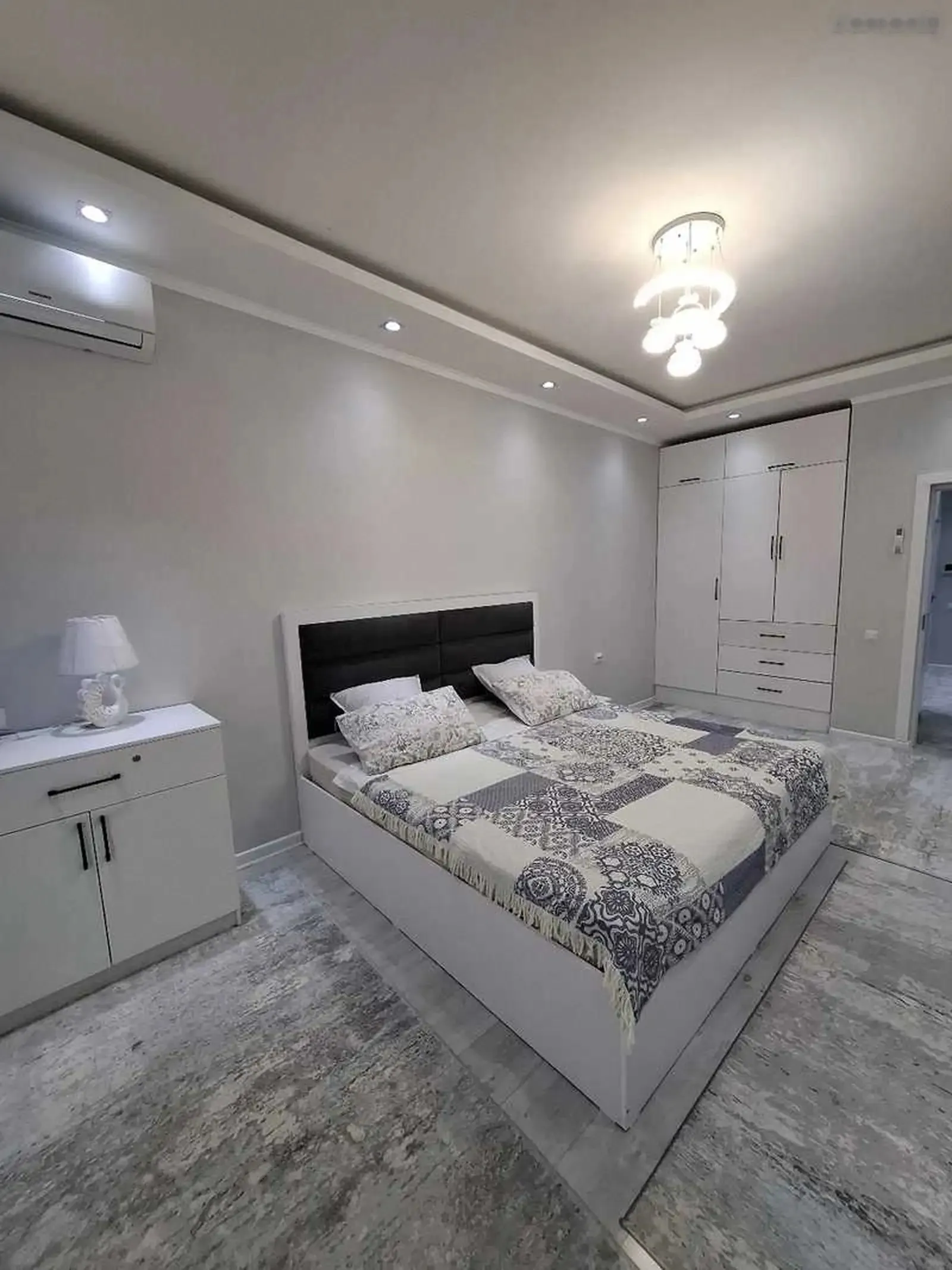 2-комн. квартира, 12 этаж, 68м², Шохмансур