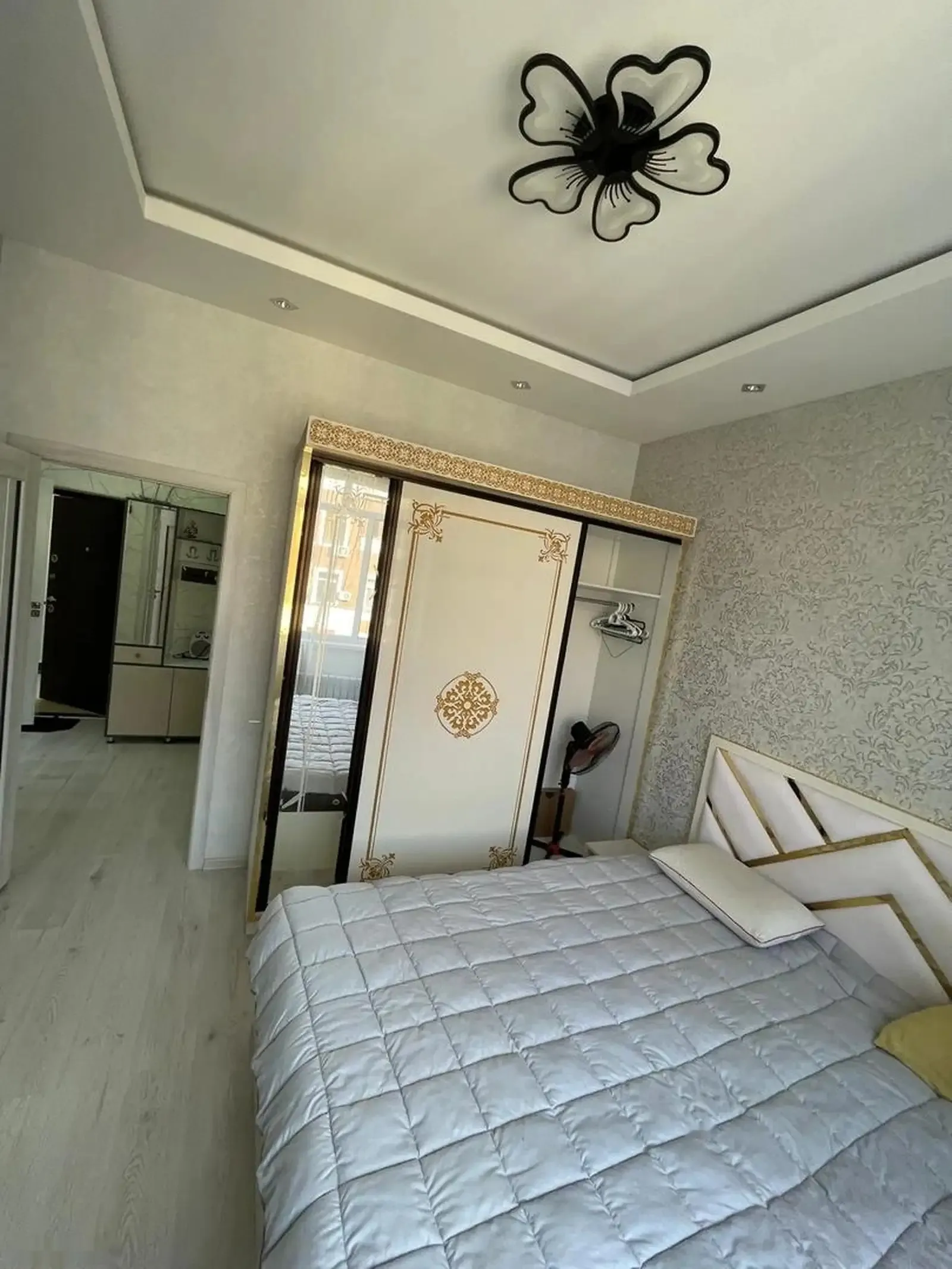 2-комн. квартира, 14 этаж, 53м², Овир (Пушти Гранд отель) — миниатюра 1