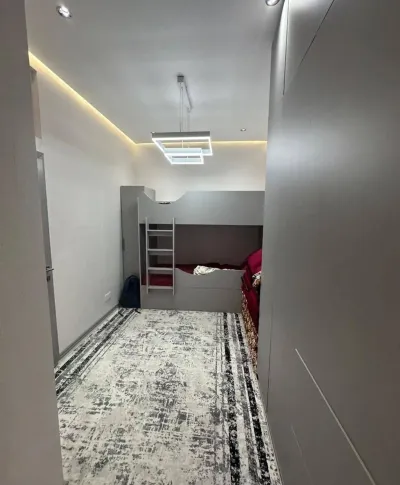 3-комн. квартира, 9 этаж, 76 м², Фирдавси — миниатюра 4