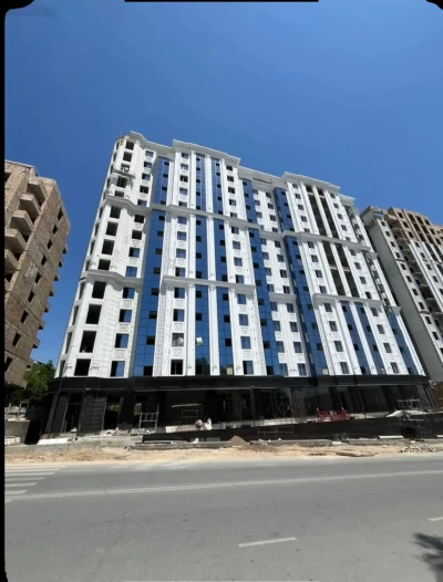 3-комн. квартира, 10 этаж, 100 м², 13 мкр Сафо — миниатюра 1