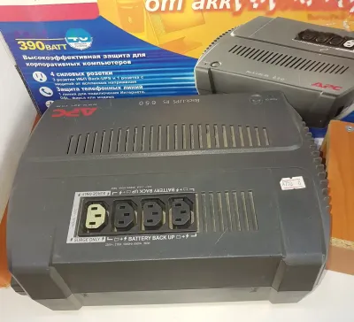 Источник бесперебойного питания UPS APC 650 RS