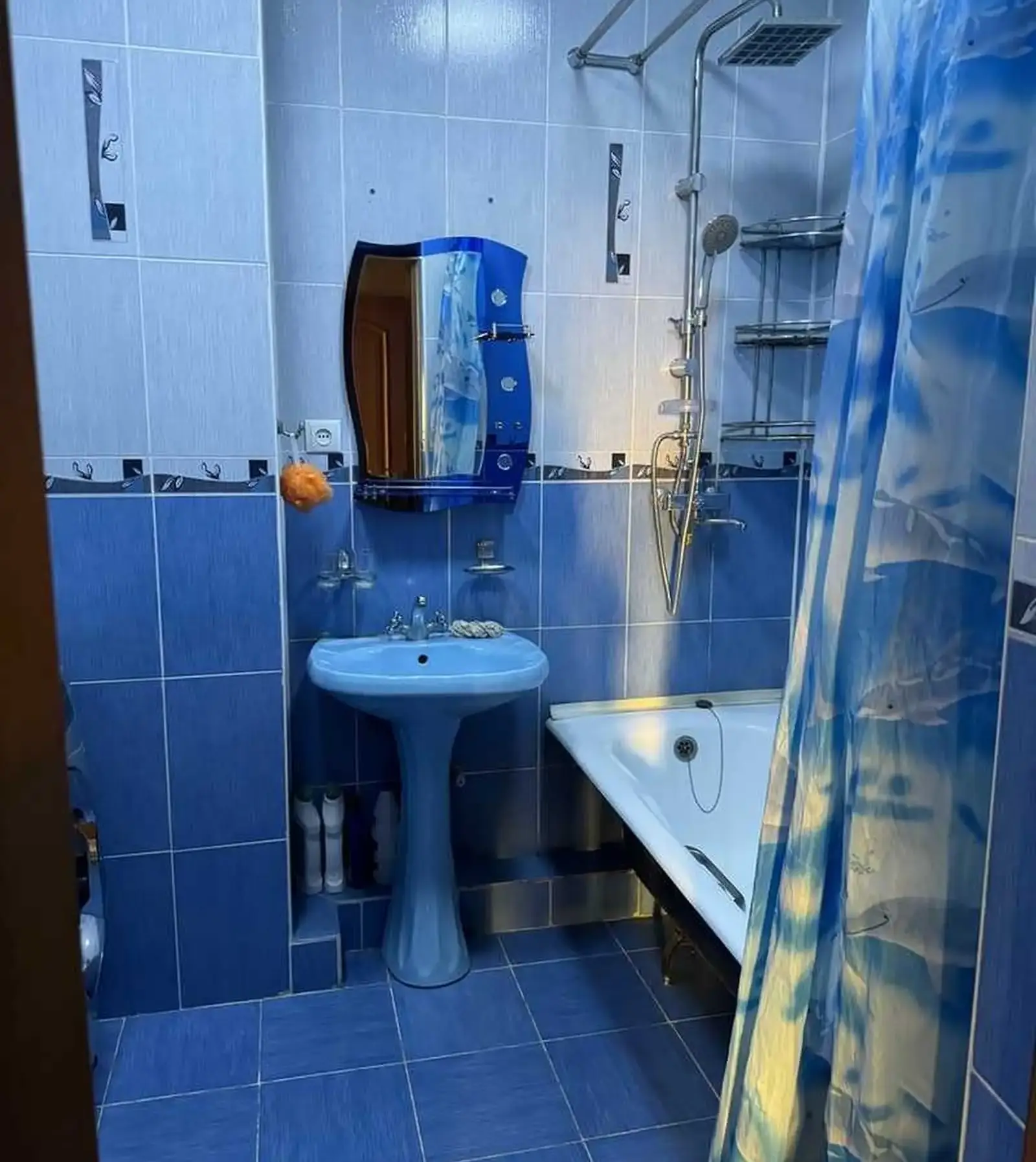 2-комн. квартира, 6 этаж, 97м², сино
