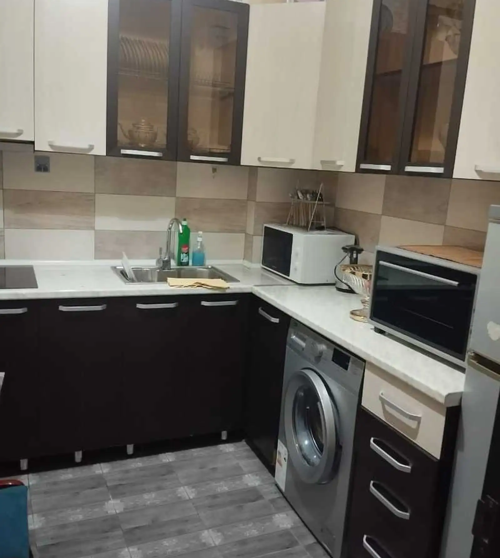 2-комн. квартира, 5 этаж, 70м², 92 мкр, Маркази Савдои Гулдаста, дом Королевский