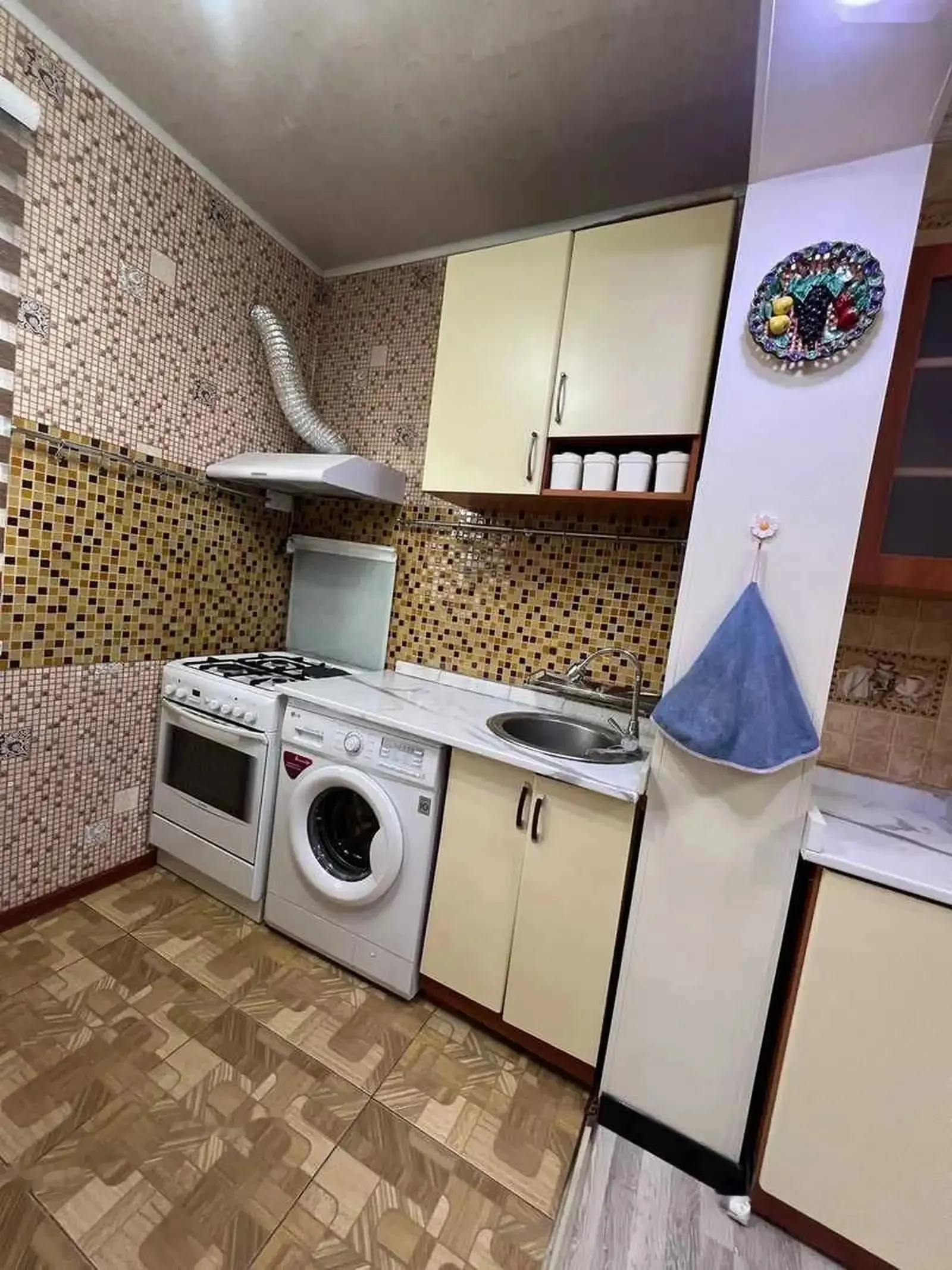 2-комн. квартира, 4 этаж, 63м², 92 мкр кафеи Суман — миниатюра 5