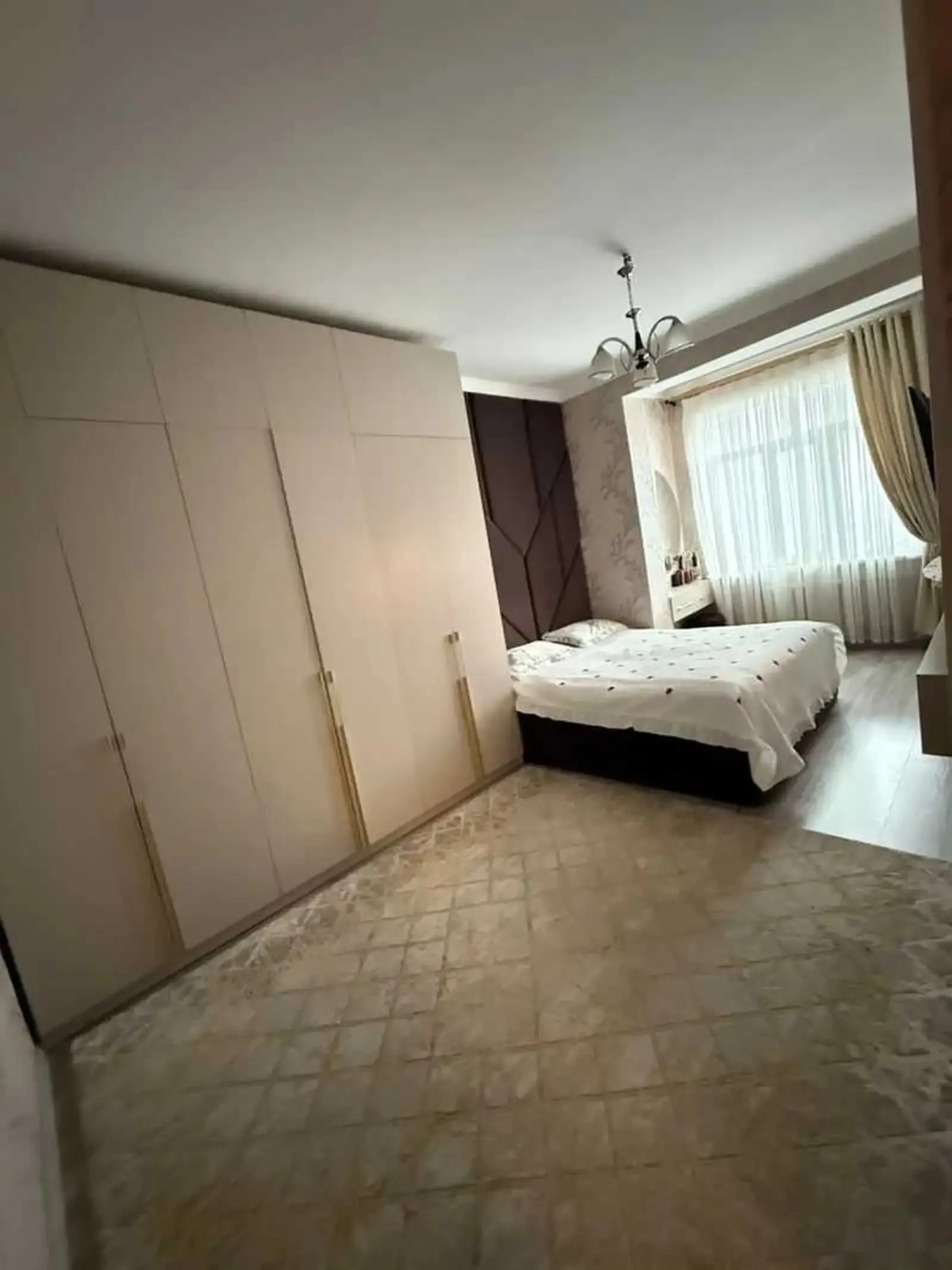 3-комн. квартира, 9 этаж, 98м², 33 мкр ( напротив детская стоматология ) — миниатюра 3