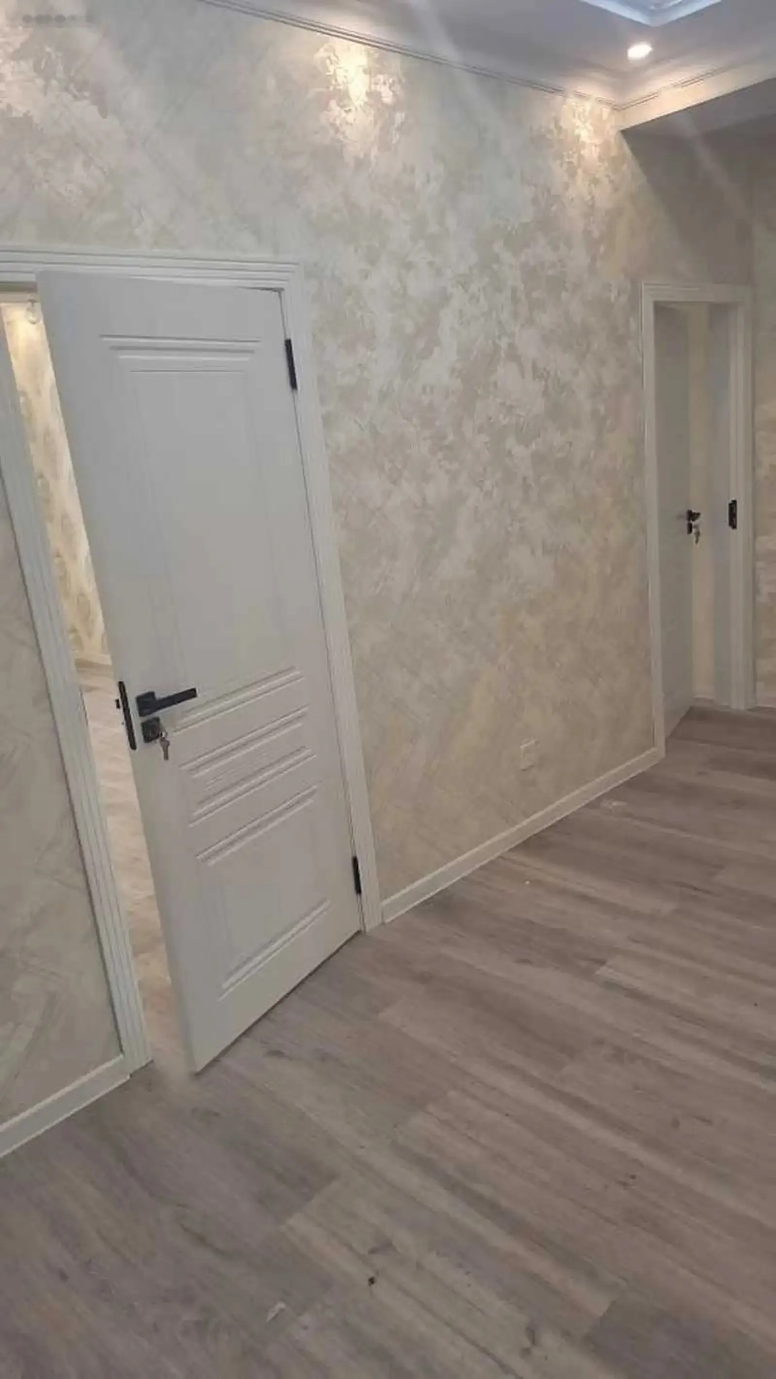 3-комн. квартира, 12 этаж, 81м², Молодёжный театр — миниатюра 5