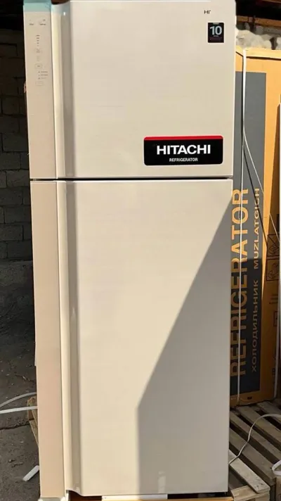 Холодильник Hitachi — миниатюра 1