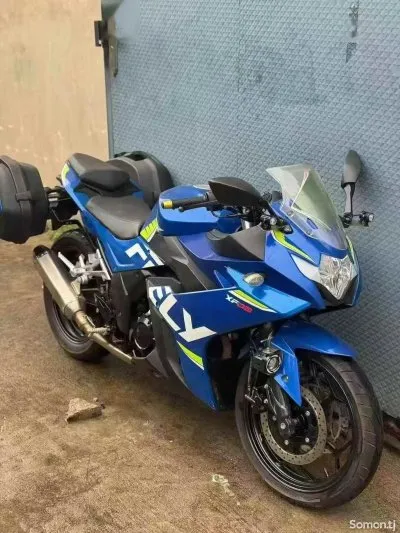 Мотоцикл Kawasaki GSX — миниатюра 3