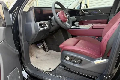 Hongqi E-HS9, 2025