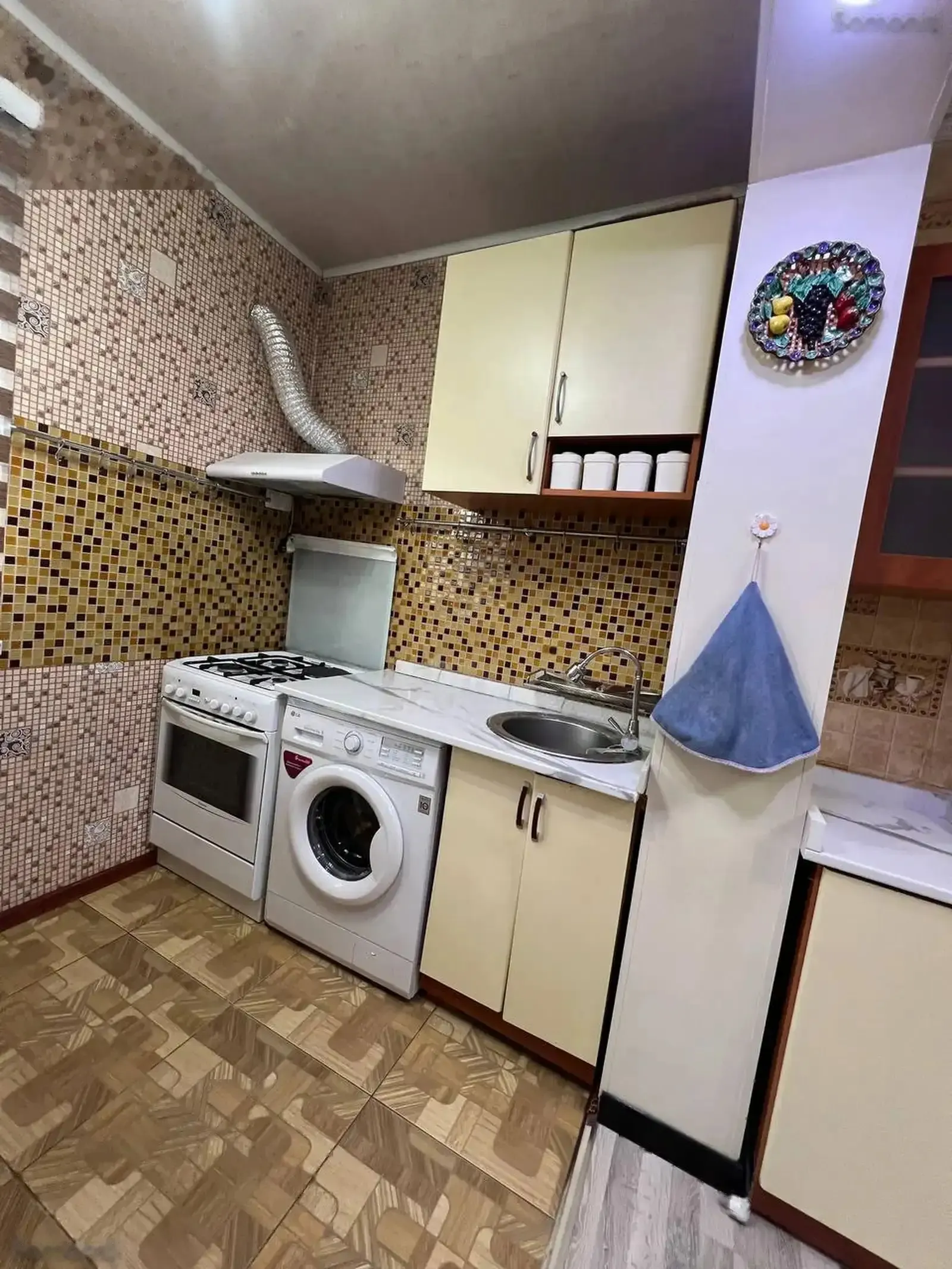 2-комн. квартира, 4 этаж, 60м², 92мкр — миниатюра 16