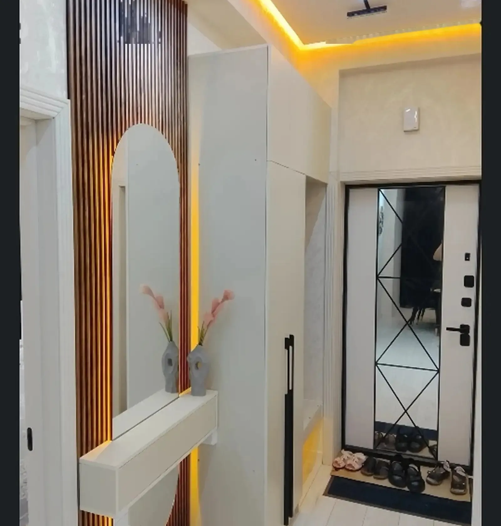 2-комн. квартира, 3 этаж, 55м², 20 Мкр — миниатюра 7
