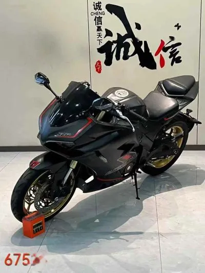 Мотоцикл Ducati 400 на заказ — миниатюра 1