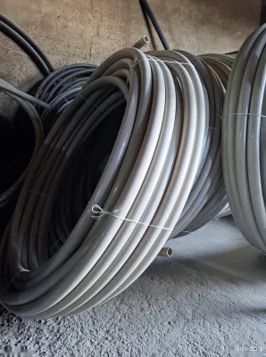 Труба полиэтиленовая D32мм. Толщинаи 3мм.