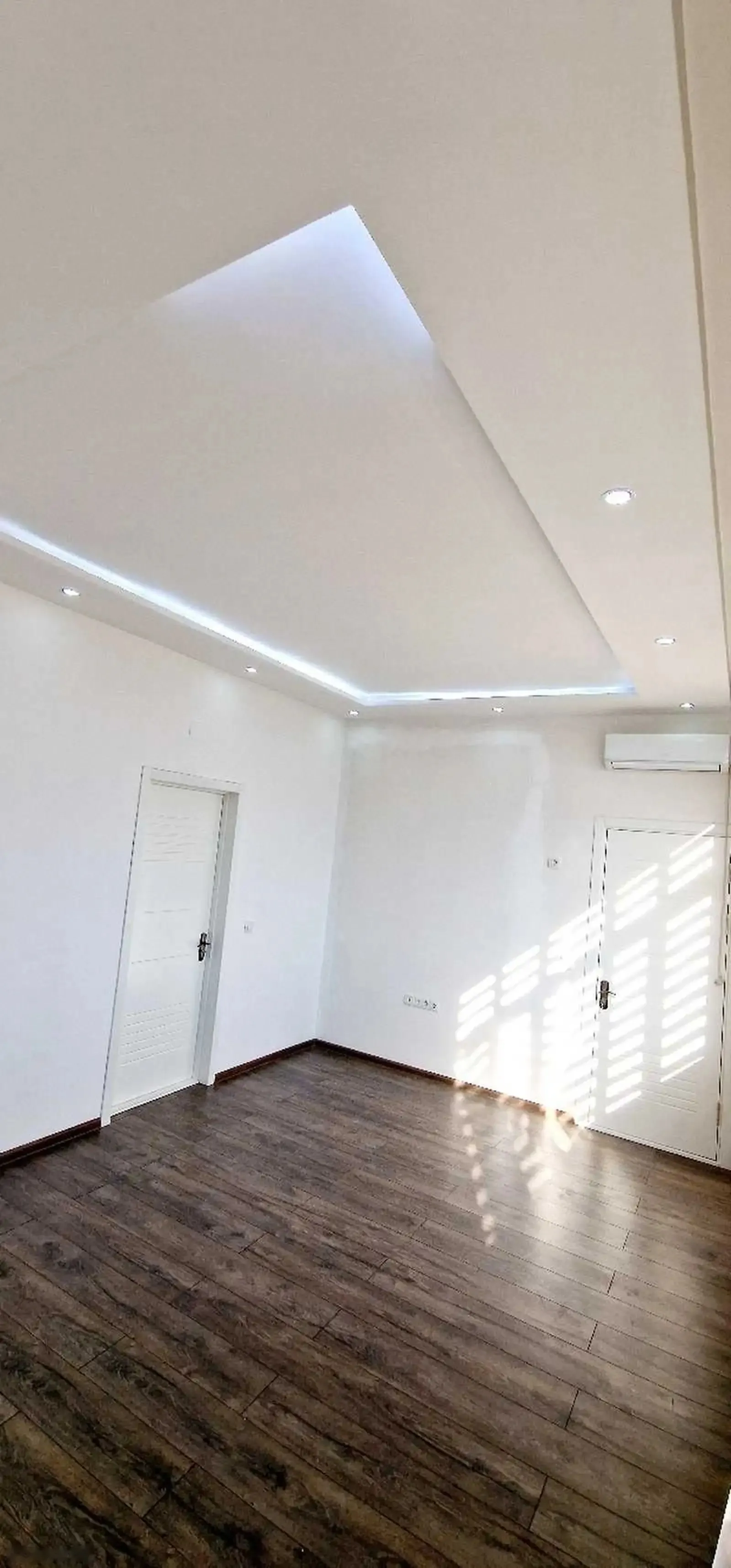 3-комн. квартира, 12 этаж, 122м², 102мкр