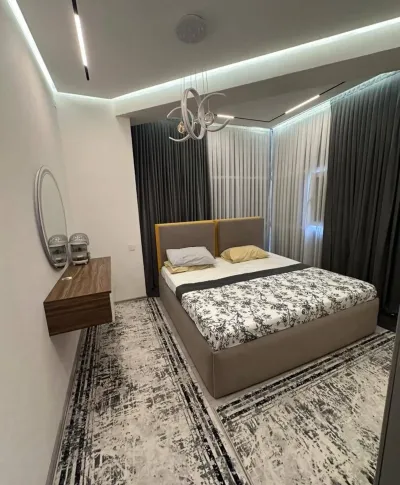 3-комн. квартира, 9 этаж, 76 м², Фирдавси — миниатюра 2