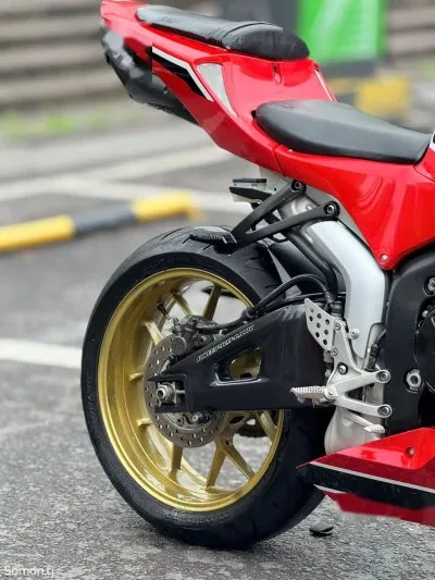 Мотоцикл Honda cbr