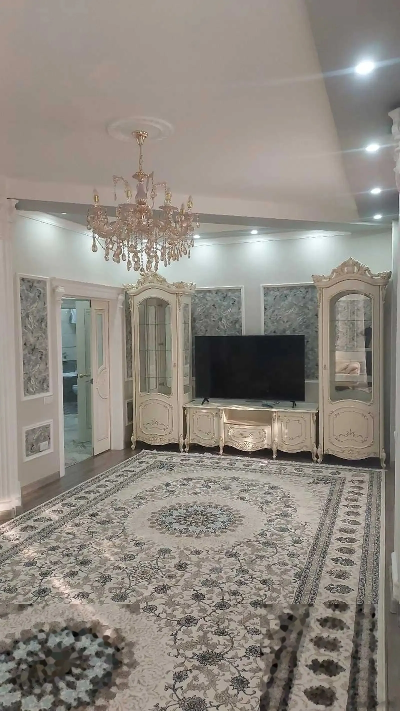 3-комн. квартира, 6 этаж, 140м², И Сомони, Овир, Дом Пули Сангин, Ёвар — миниатюра 2
