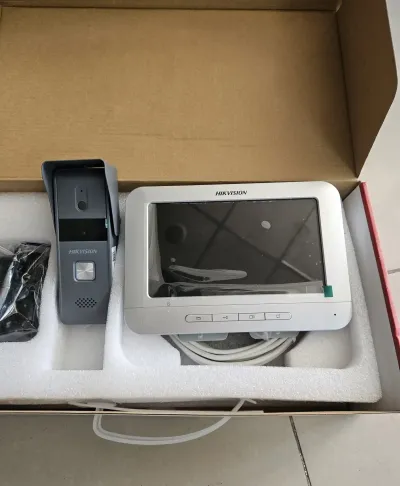 Видеодомофон Hikvision DS-KIS 203