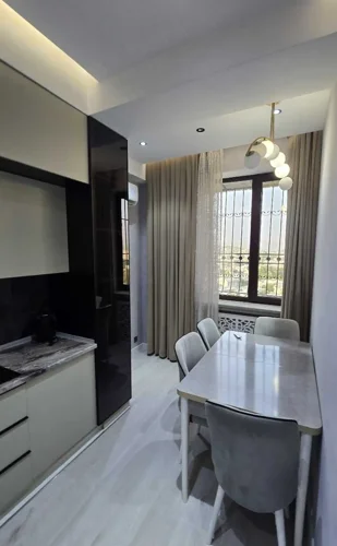 3-комн. квартира, 16 этаж, 98м², Сино 92 мкр — миниатюра 2