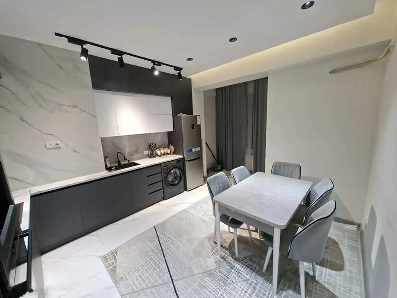 2-комн. квартира, 12 этаж, 80м², Повороти Аэрапорт — миниатюра 2