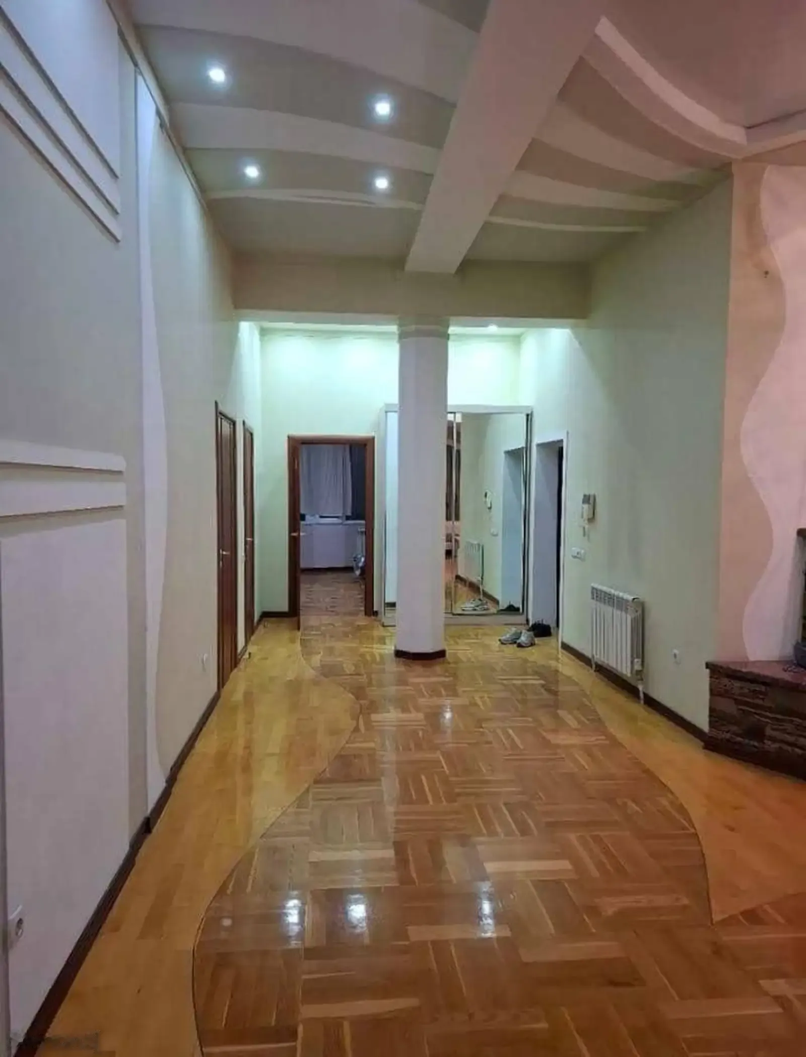 4-комн. квартира, 5 этаж, 200м², 31 микрорайон
