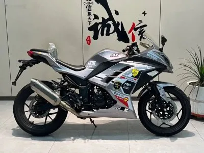Мотоцикл Kawasaki 400 cc
