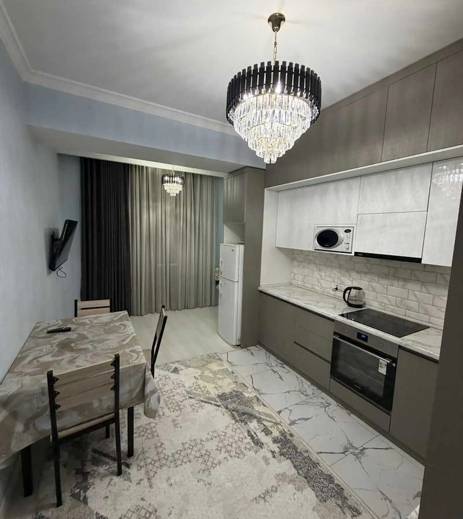 2-комн. квартира, 7 этаж, 75м², Шохмансур доми Хучанд Сарой Айни 46 назди Скорий больница